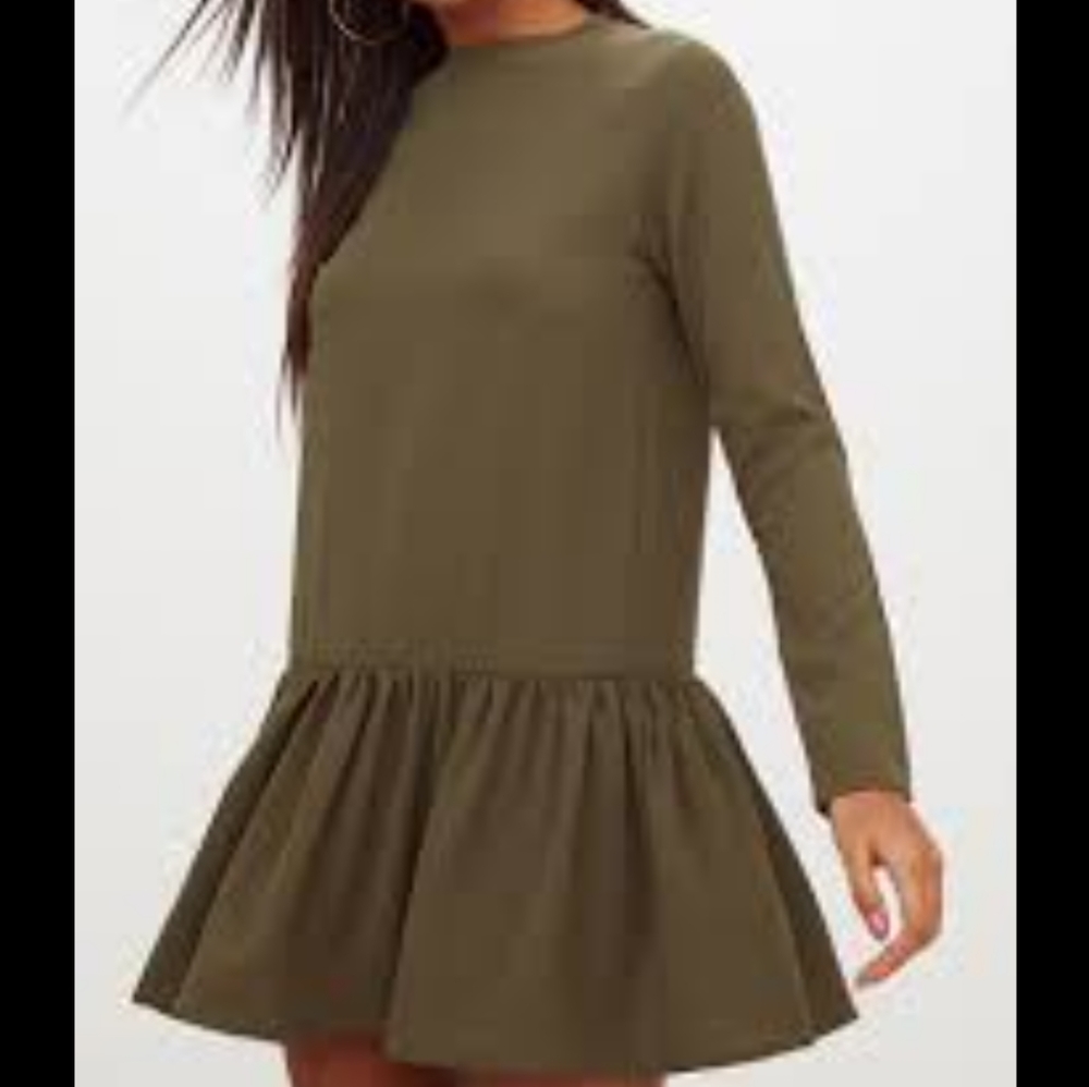 🇮🇪 Made in Italy NOEMI Olive Ruffle Hem Tunic Top